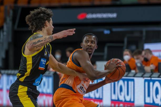 名提供高含 名提供高含